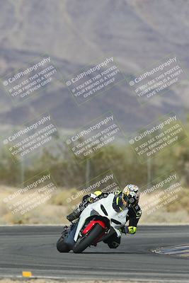 media/Oct-30-2025-Racers Edge (Thu) [[dabbdaf680]]/3-B Group/Session 5 (Turn 6)/